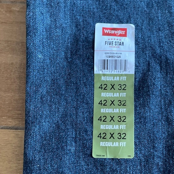 Wrangler Men's dark wash regular fit Jeans 42x32 - Picture 7 of 10